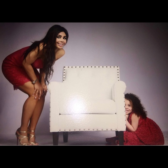 Meet your Posher, Brittany - Picture 1 of 1